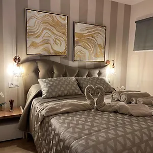 luxury-apartment-fronte-piscina-mareverde-av-costa-adeje.in-canary-islands.com/