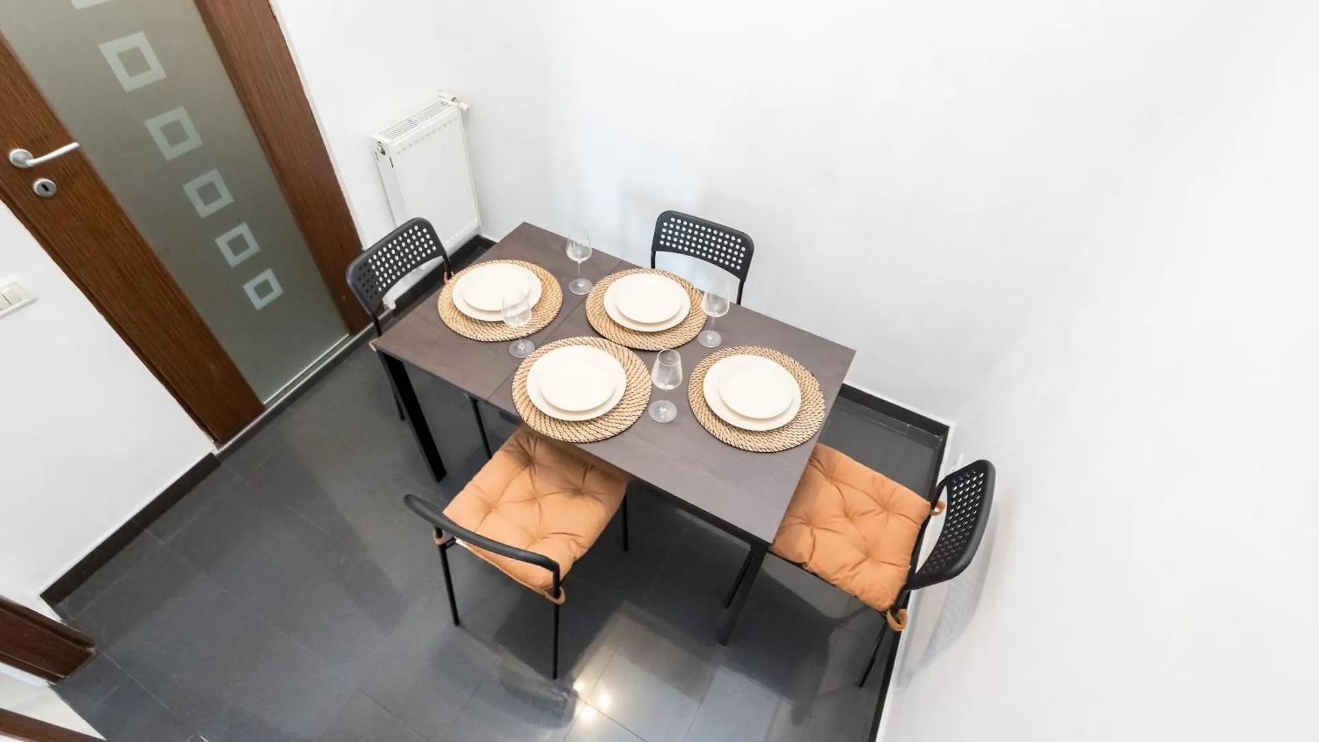 Modern & Spacious Apartment - Prime Location Near Bucharest'S Old Town
